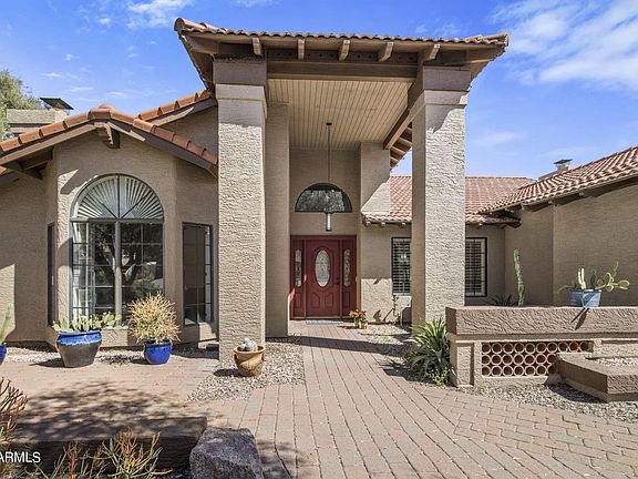 2nd image of 1112 E LE MARCHE Avenue