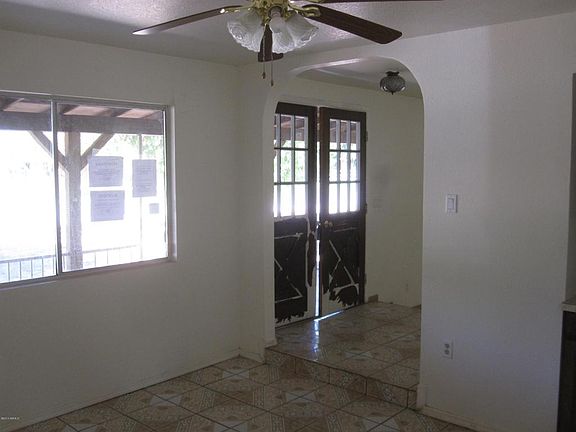 2nd image of 803 N Alzora Way