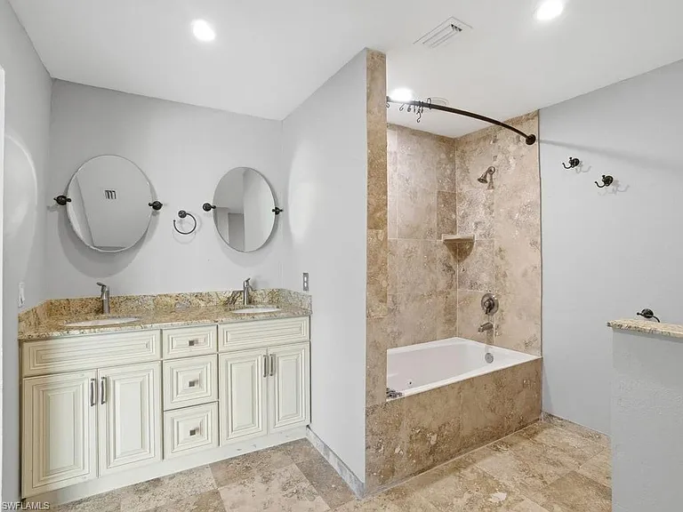 4920 Shady River Ln — Photo 19