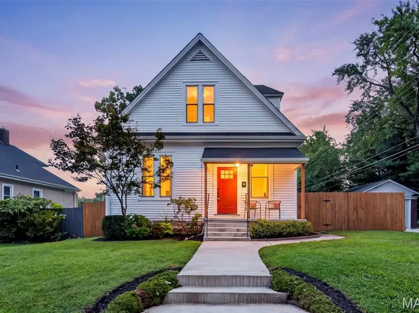 118 Lindenwood Ave, Saint Charles, MO 63301