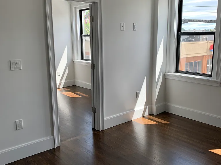 7-15 School St #2 — Photo 8