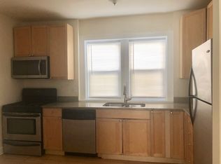 6318 N Mozart St #2F, Chicago, IL 60659
