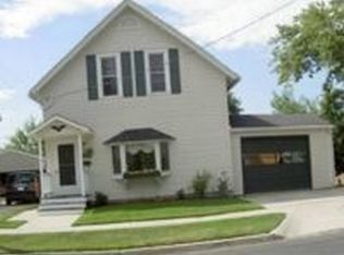 1215 N Water St, Manitowoc, WI 54220