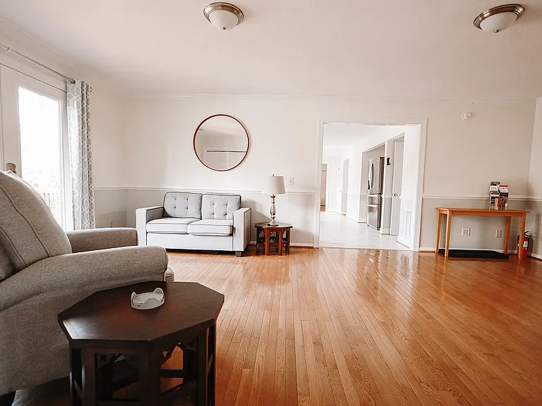 589 Moore Rd #B — Photo 5