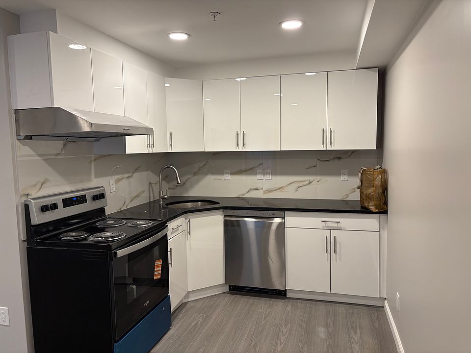 1st image of 71 Franklin St #1B