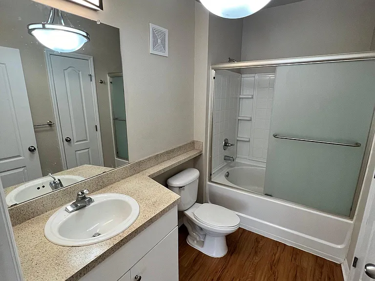 1410 Villa Capri Cir #306 — Photo 13