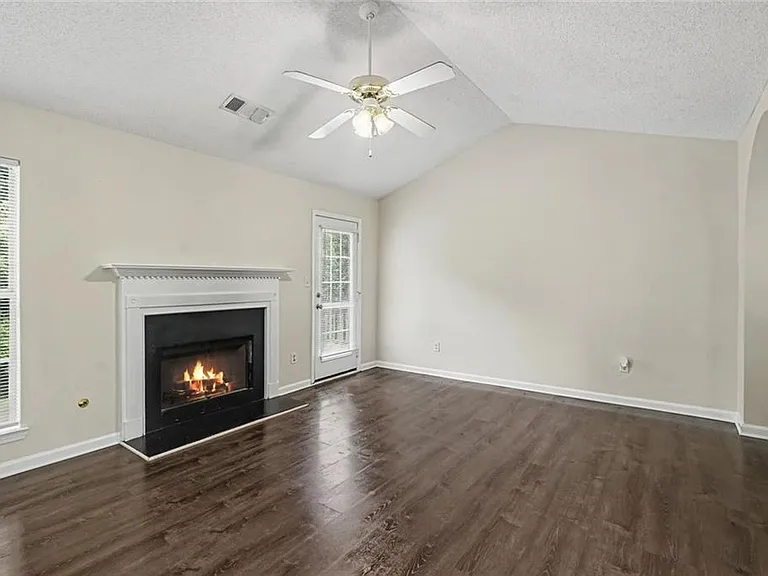 4824 Buchli Ln — Photo 13