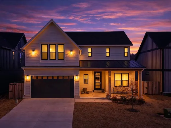 6107 S 41st St, Rogers, AR 72758