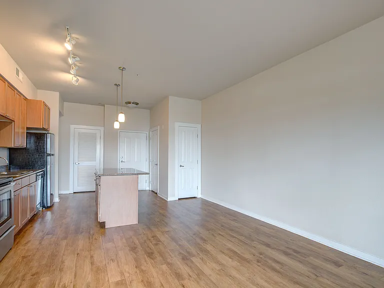 Lake Vista Apartments — Photo 15