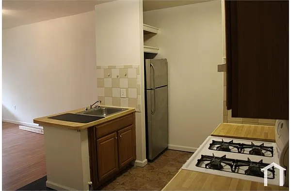 Building Photo - 2430 N 30th St #2