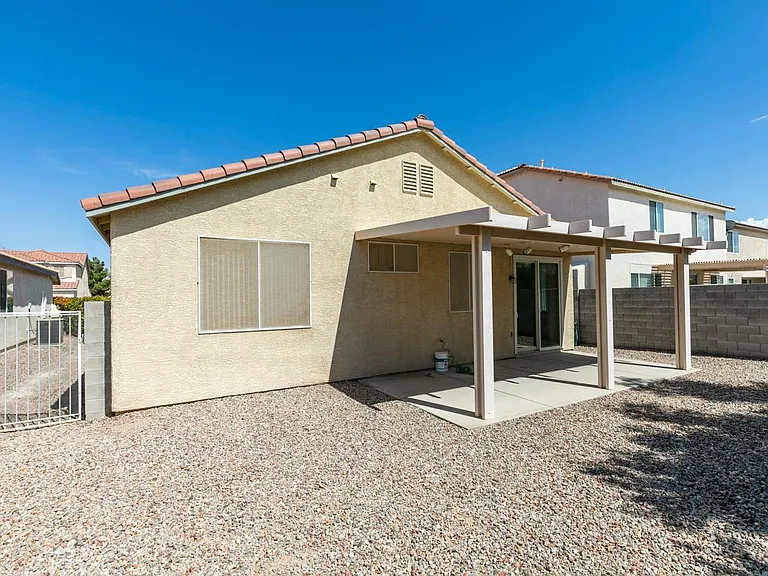 5647 Indian Springs St — Photo 33