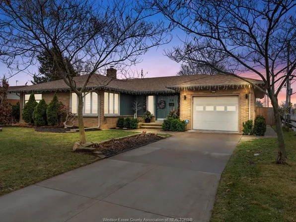 14 Lorne Ave, Leamington, ON N8H 2H7