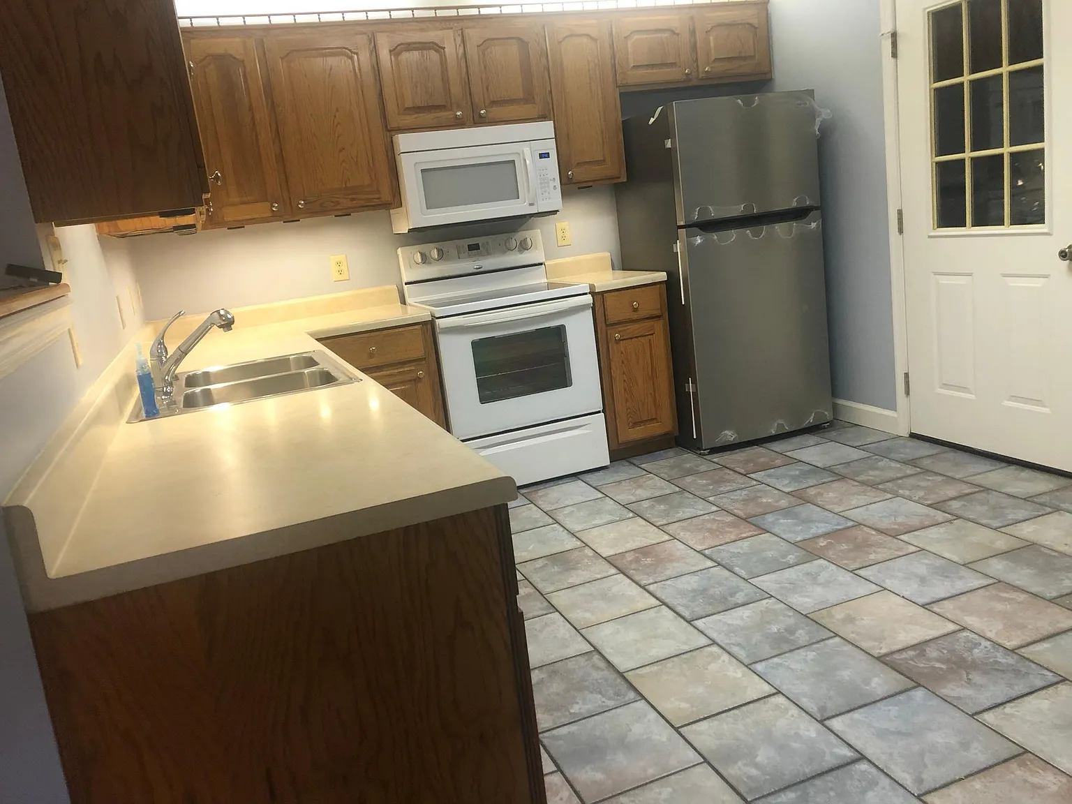 127 Caleb Dr — Photo 3