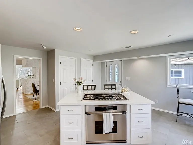 2824 Benson Rd S — Photo 11