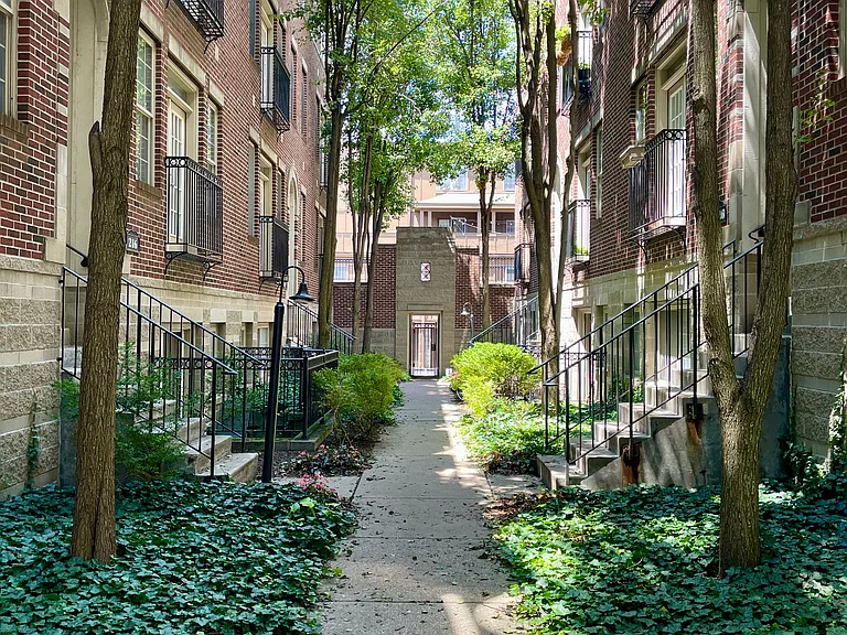 220 N Cleveland St #C — Photo 3
