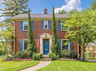 1245 Yorkshire Rd, Grosse Pointe Park, MI 48230