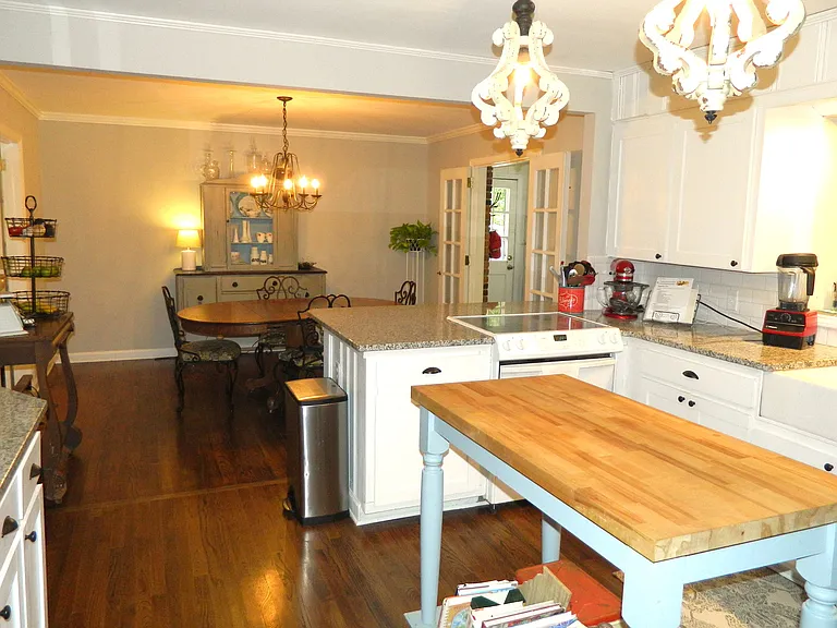 744 McClure Dr — Photo 18