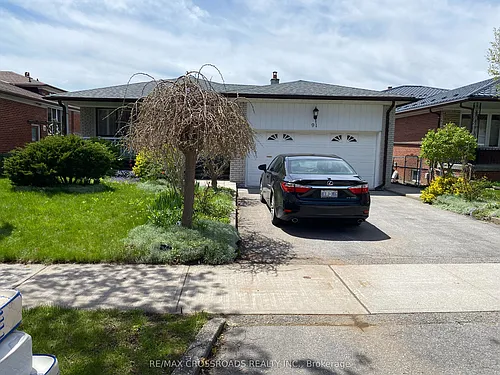 91 Bickerton Cres Photo 1
