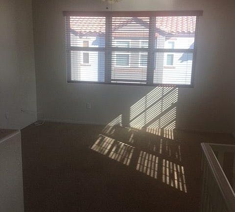 5th image of 2237 E Huntington Dr