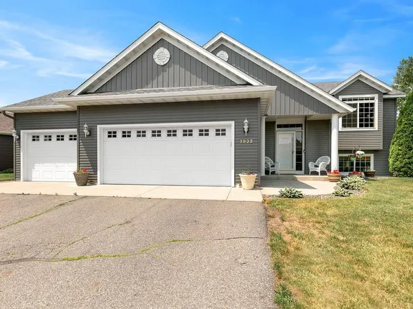 1932 Eastern Star Cir, Sauk Rapids, MN 56379