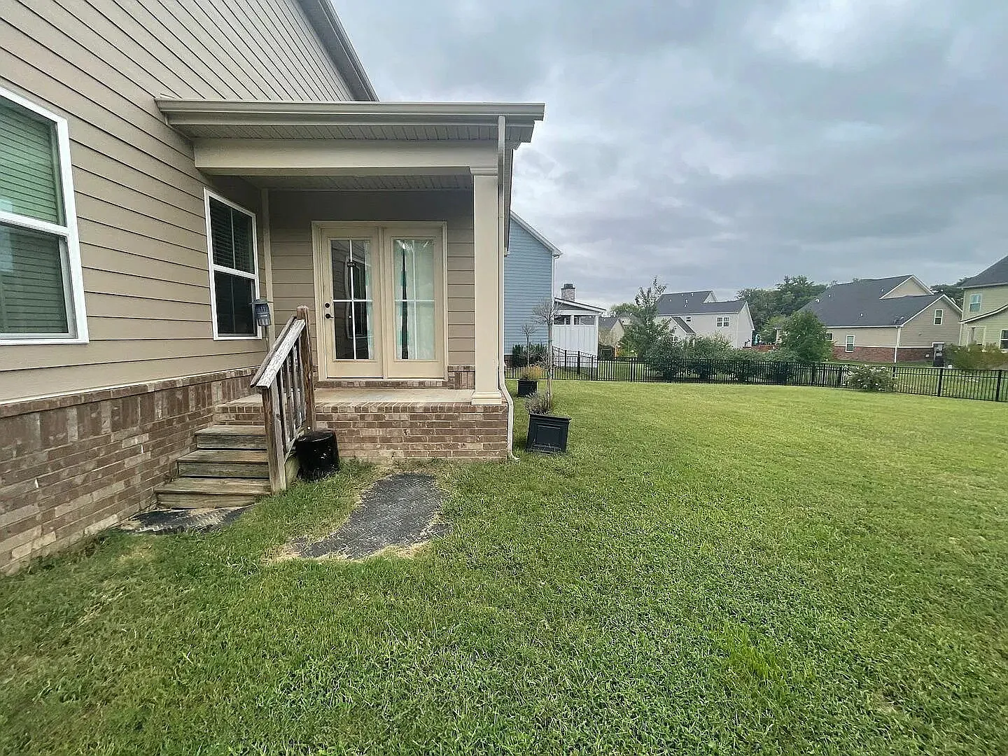 4 bed, 2.5 bath, 2574 sqft, $3,600 — Photo 3