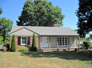 538 Oak St, Youngstown, NY 14174