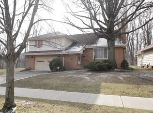 5874 Royal Parkway Dr, Cleveland, OH 44130