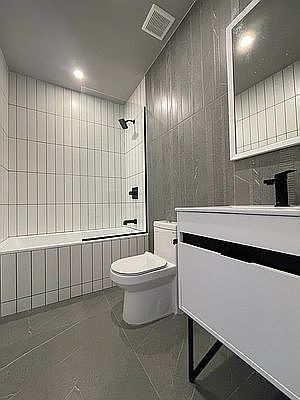3rd image of 1354 Jefferson Ave #1A