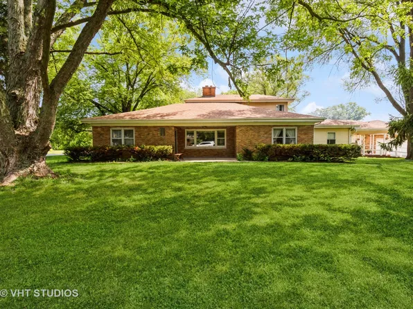 22051 N Prairie Rd, Prairieview, IL 60069
