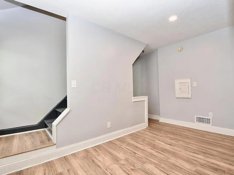 1167 Linwood Ave — Photo 15