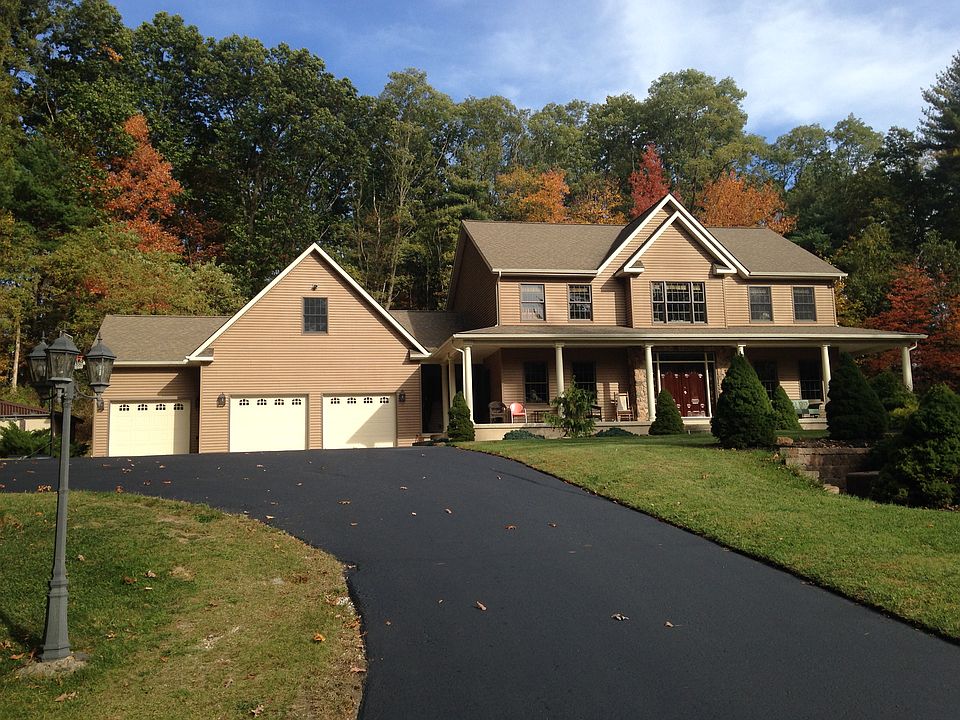 1st image of 16 Forest Dr