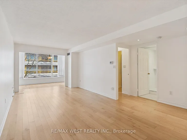 225 Davenport Rd #503 — Photo 3
