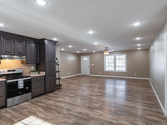 3rd image of 603 Hayven Dr