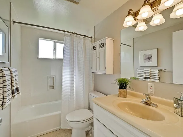 2nd bathroom
