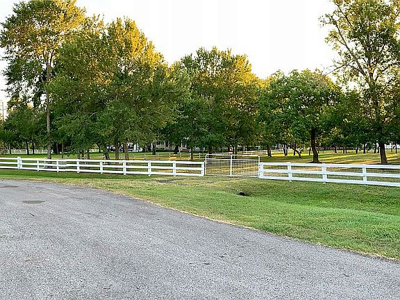 5th image of 7526 Misty Meadow Ct