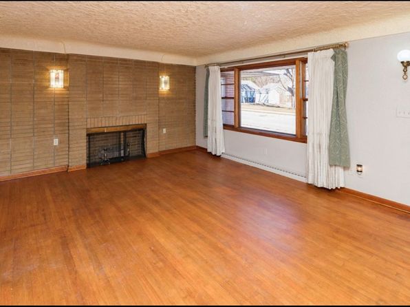 817 E Douglas Ave