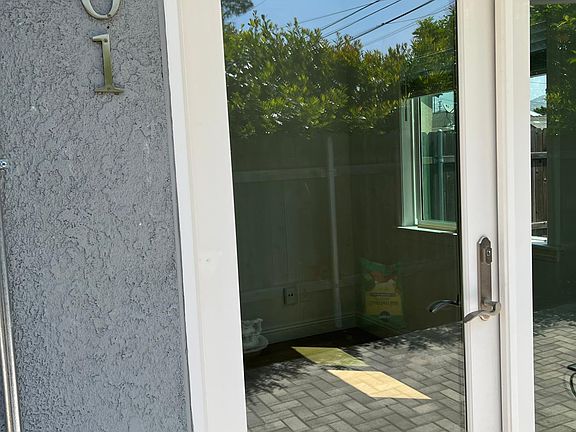 2nd image of 1454 N Clybourn Ave #101