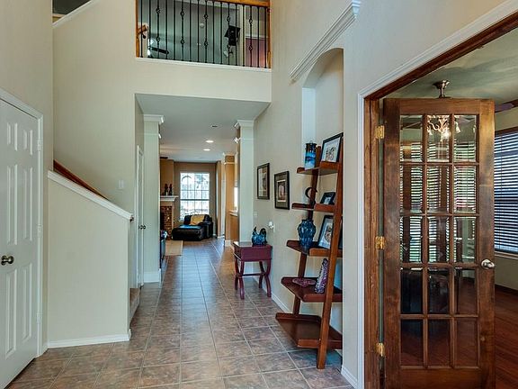 4th image of 4645 Parkmount Dr