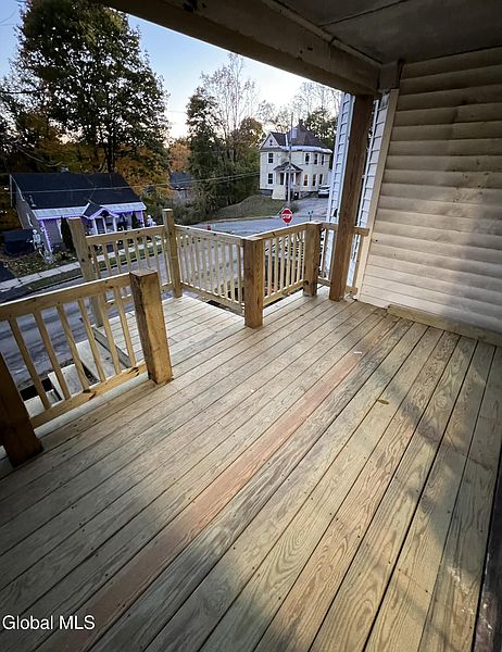 4th image of 58 Woodside Avenue