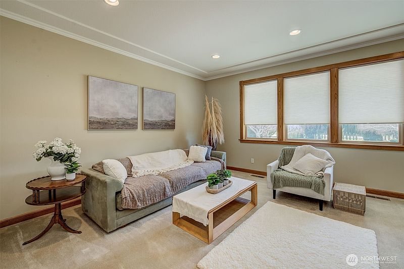 3rd image of 3716 Knowles Road