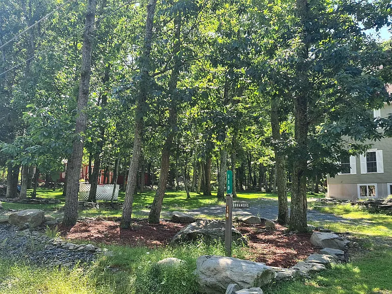 110 Stallion Dr — Photo 9