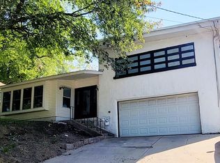 614 4th Ave, Dixon, IL 61021