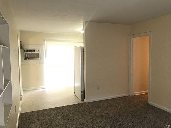 3rd image of 5511 Mayfair Dr