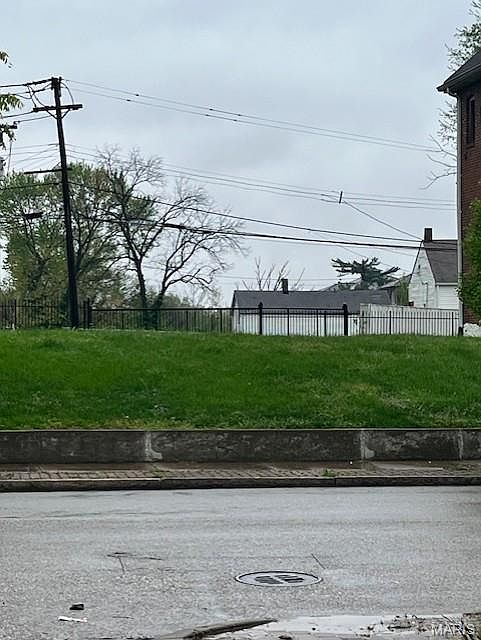 2nd image of 2914 N Newstead Ave