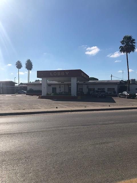 1st image of 815 S Us Highway 281