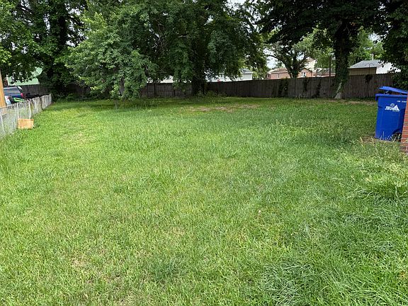 3rd image of 3610 Greenwood Dr