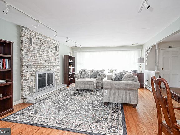 5th image of 356 Democrat Rd