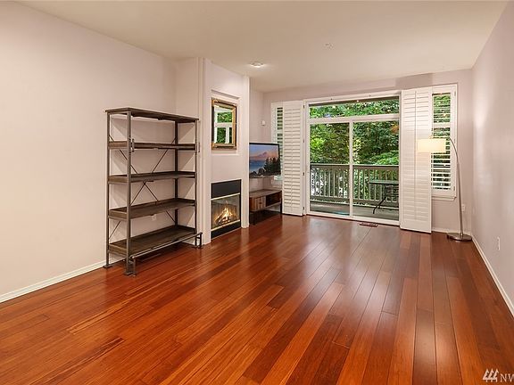 3rd image of 9728 178th Pl NE Unit 103