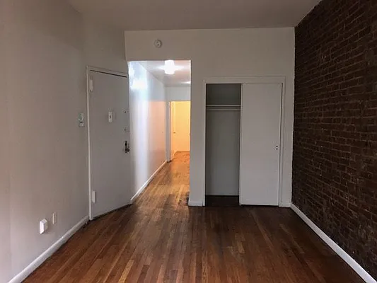 Rented by Eric Goodman Realty Corp | media 11