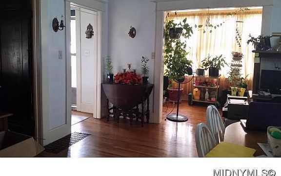 5th image of 1564 Dudley Ave